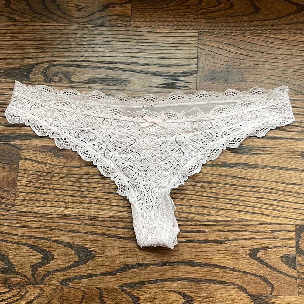 Victoria’s Secret Lace Pantie Size M
